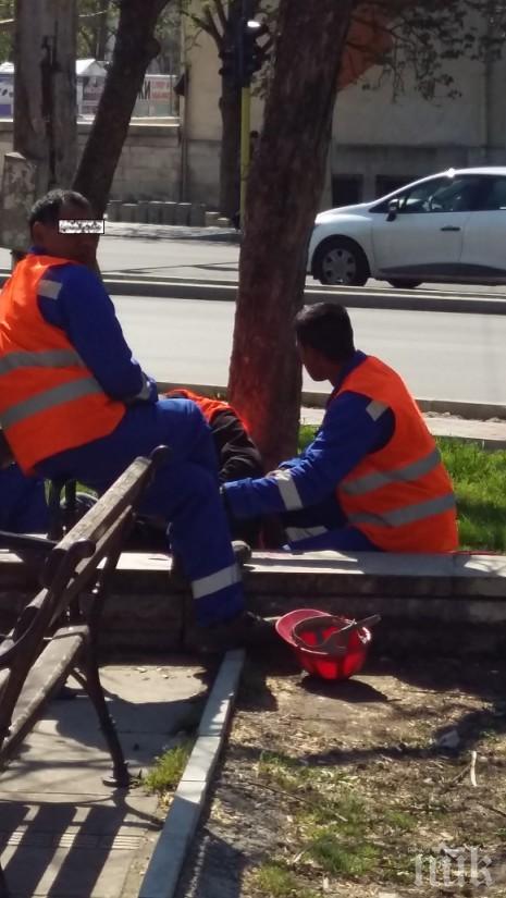 ВиК работници разрушиха римски зид