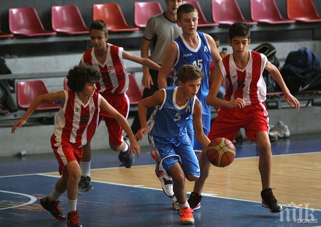 Плеяда звезди награди над 400 млади баскетболисти в турнира Нино Войнов