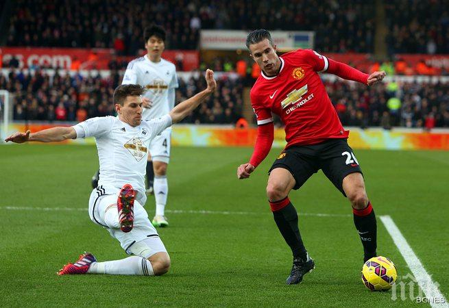 Ван Перси няма да напуска Юнайтед