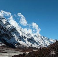 Около 100 чуждестранни алпинисти са били спасени край национален парк Лангтанг