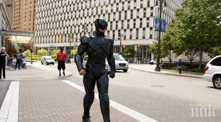 полицаи роботи пазят реда дубай