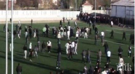 побеснели хулигани пребиха зверски годишни футболисти