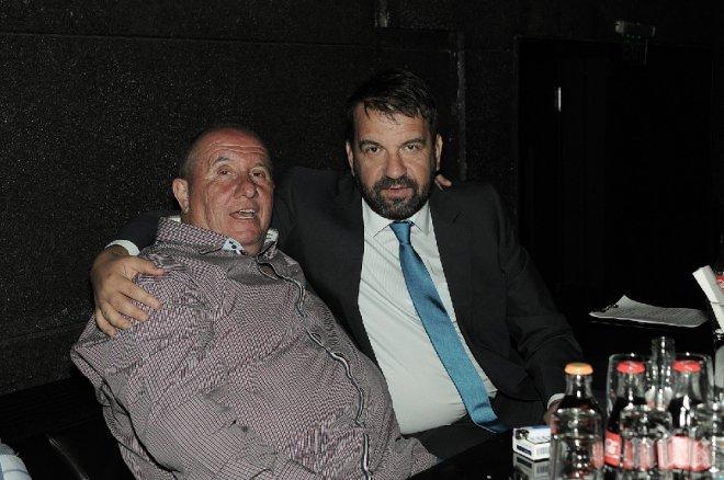 Първо в ПИК! Ники Кънчев заработи като шут по кръчмите