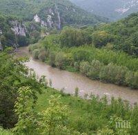 Намериха труп на брега на река Искър