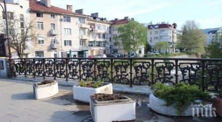 поредна вандалска наглост изуми благоевград