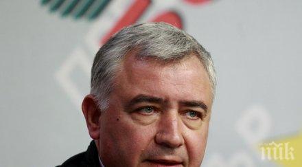 мерджанов милиони демонстрират своята солидарност