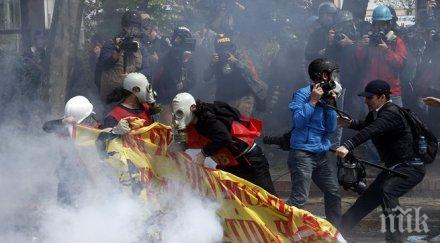 арестуваха 136 демонстранти истанбул