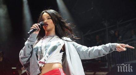 риана участва първата кампания пума