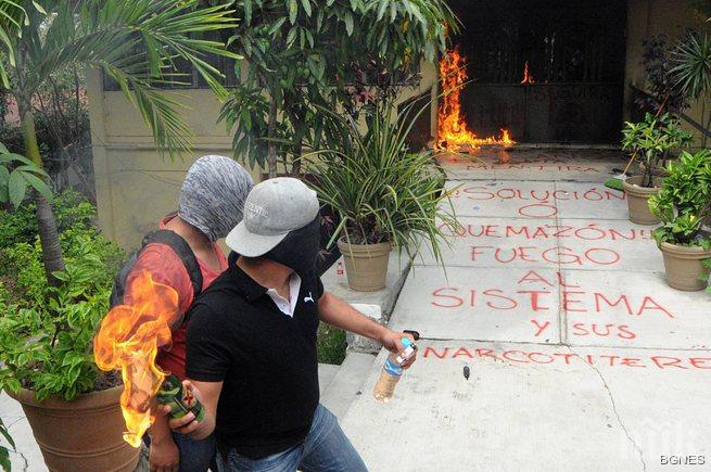 Ожесточени сблъсъци между наркобандите и властите в Мексико