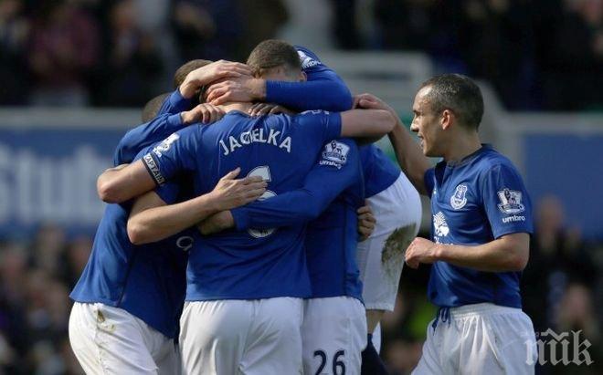 Играчите на Евертън с уникален жест към феновете си