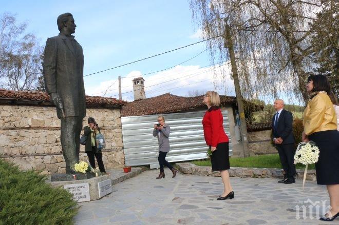 Цецка Цачева: Под стряхата на копривщенската къща се е стаила една историческа тишина