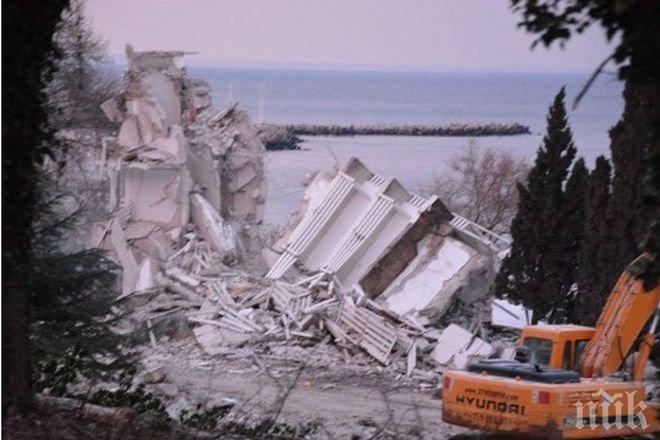 Безотговорност на строителните фирми е довела до рухването на хотел Вероника