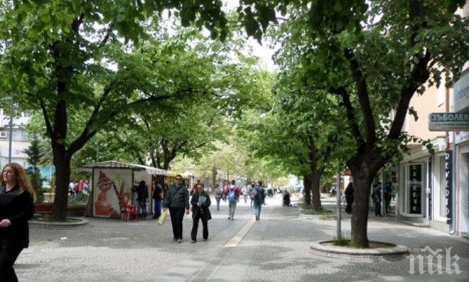 С преместваеми обекти по Ларгото в Сливен, разполагат ги по схема