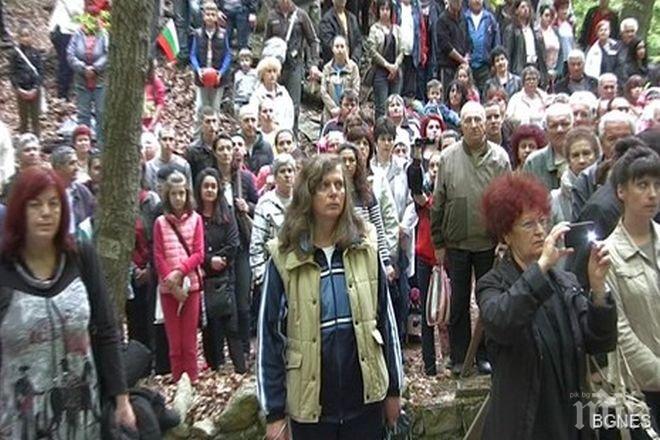 ПИК TV: Стотици сведоха глави в местността Оборище
