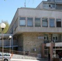 Ужас! Автомобил помете майка и дете пред мол във Варна 