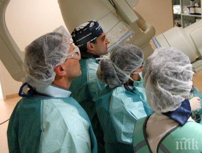 Трагедия! Момиченце на 2,5 г. е с опасност за живота - с множество синини по тялото, счупени ребра, увредени далак и панкреас