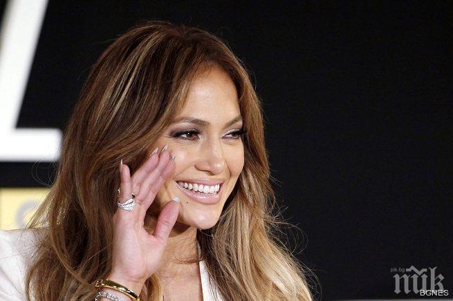 Джей Ло и Каспър Смарт планират сватба през декември 