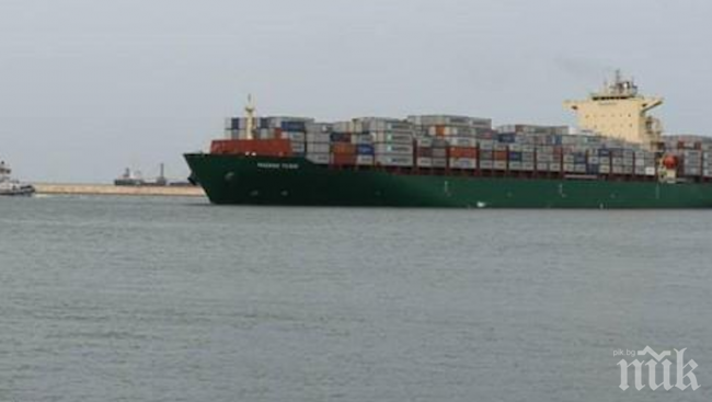 Техеран премина в морско настъпление