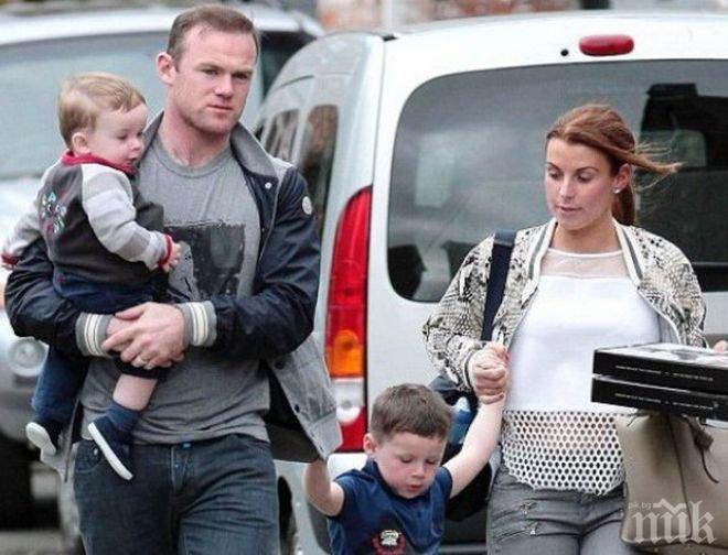 Уейн Рууни стана детегледачка