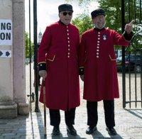 Торите продължават да водят във Великобритания, но нямат мнозинство