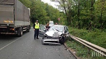 извънредно жена опел размаза камион мездра