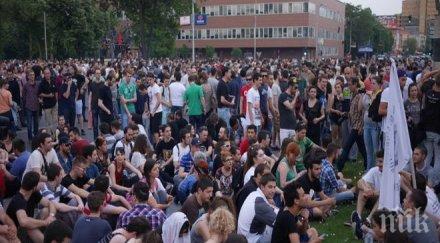 нова безсънна нощ съседна македония