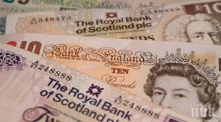 камион разсипа милион паунда улицата