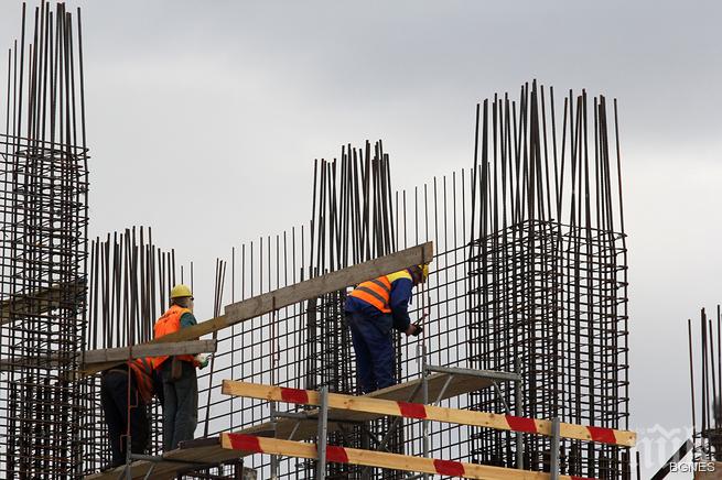 НСИ: Строителството отчете спад с 0,7% през март