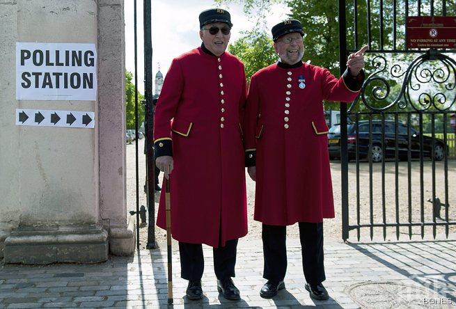 Торите продължават да водят във Великобритания, но нямат мнозинство