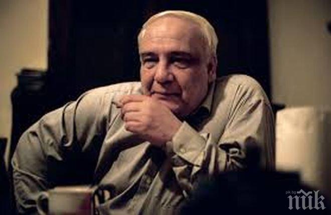 Писателят Владимир Буковски е поставен в изкуствена кома след 9-часова сърдечна операция