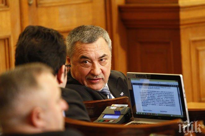 Валери Симеонов: В енергетиката е по-зле от КТБ