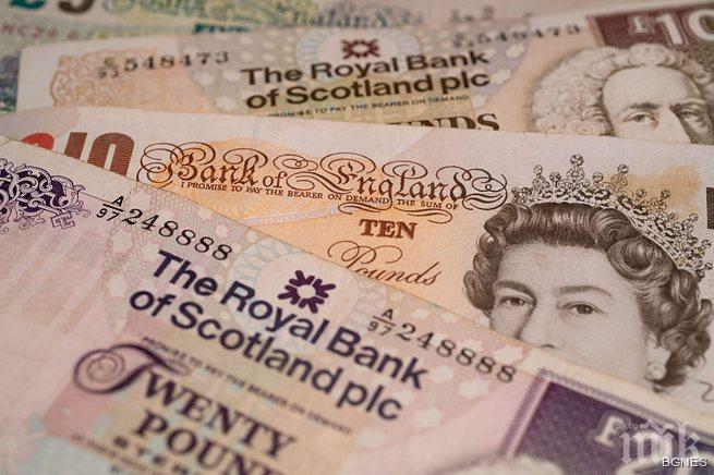 Камион разсипа 1 милион паунда на улицата