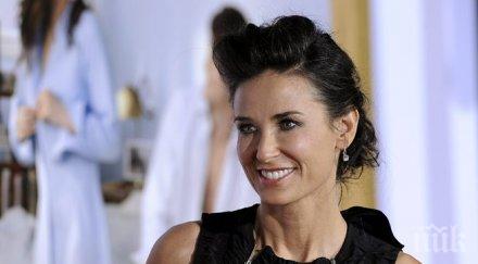 ограбиха жилището деми мур