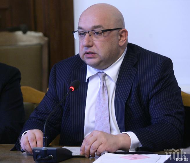 Министър Кралев с лекция в Русе