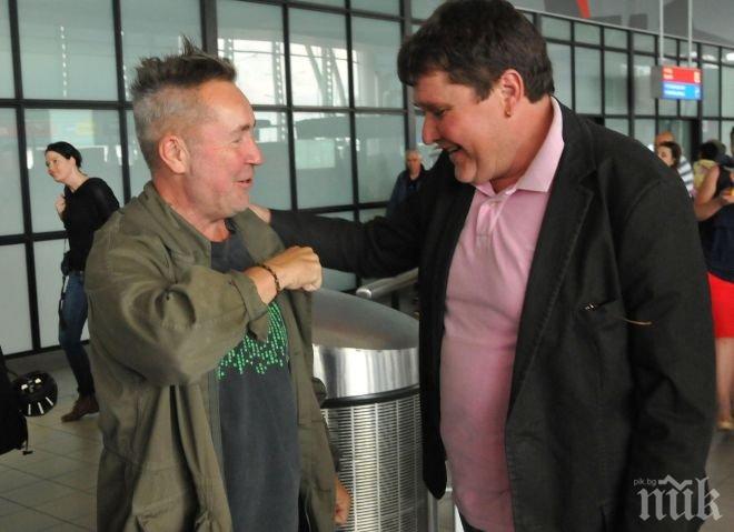 Найджъл Кенеди кацна в София