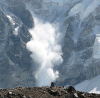 Лавина погуби жена в словенските Алпи