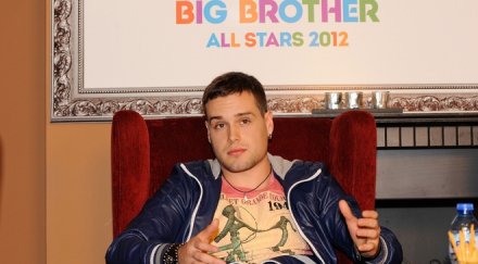 лестер разделя наградата биг брадър