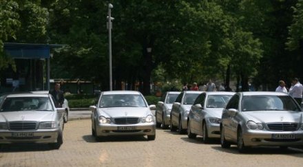 пътешественици кризата депутати обиколиха земята