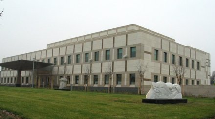 съмнителен пакет вдигна крак американското посолство нас