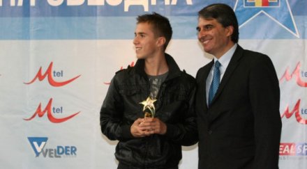 предварително миланов футболистът 2012