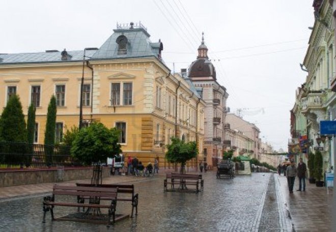 Камикадзе се взриви в украинския град Чернивци 