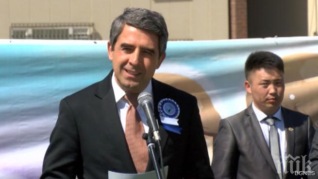 Плевнелиев: България ще построи в Монголия оранжерия по наша технология