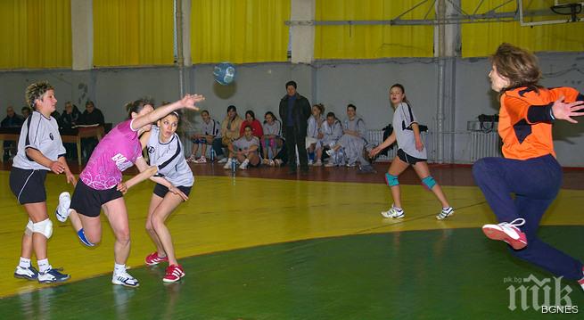 Бъки Габрово поведе в супер финала за титлата на България по хандбал при жените