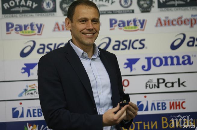 Живков получи приза за треньор на месеца