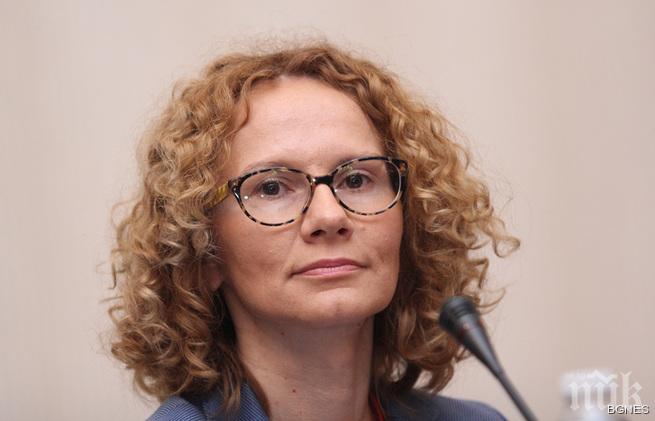 Шекеринска: Институциите в Македония да заемат отговорна позиция