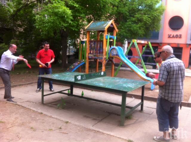 ПЪРВО в ПИК! Радан Кънев бяга от въпросите за депозита на Иван Костов с... тенис на маса!