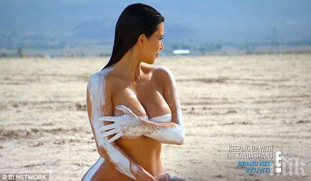 Ким Кардашиян позира гола насред пустинята