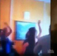 Пълно падение в Кресна! Абитуриенти играят гнусни кючеци в кабинета на кмета (видео)