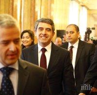 Плевнелиев пак се издъни – съжали, че Далай Лама не е бил в България, а той е идвал през 1991 г. 