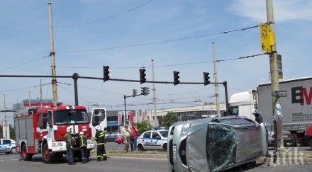 зрелищна катастрофа блокира кръстовище русе
